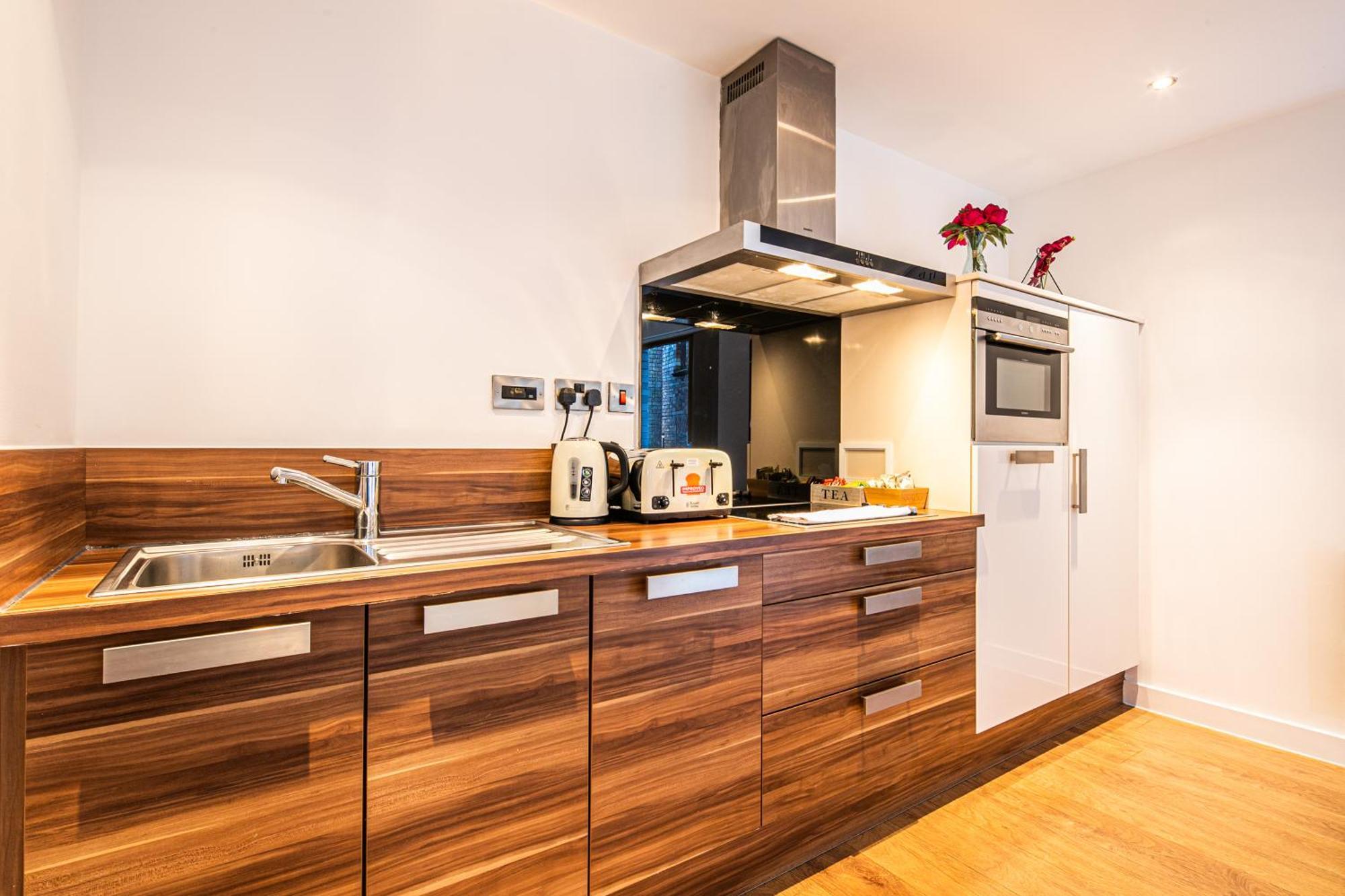 Stylish 2 Bed Apt 18 - City Centre, Free Parking, Espresso Machine & Netflix - Hosted By Stay Host Save Sheffield Exterior foto